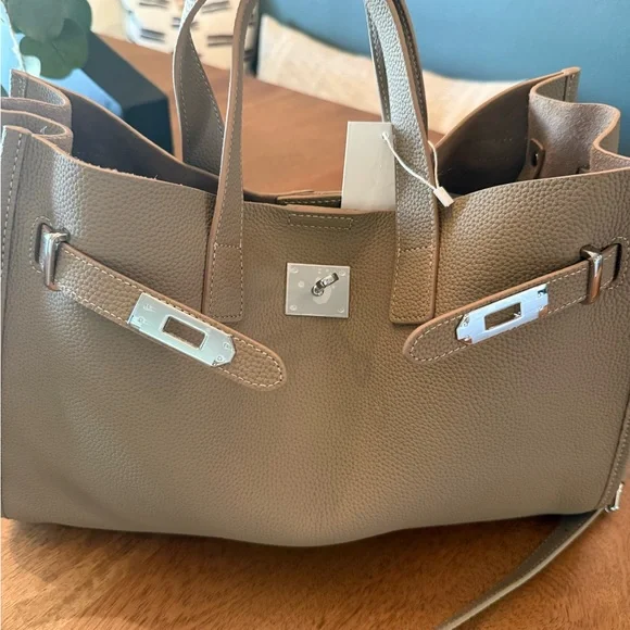 Green Pomme Handbag! - Picture 2 of 3